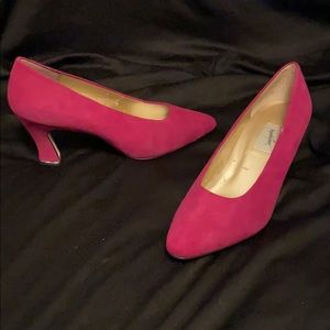 Jacqueline ferrar pink low heels